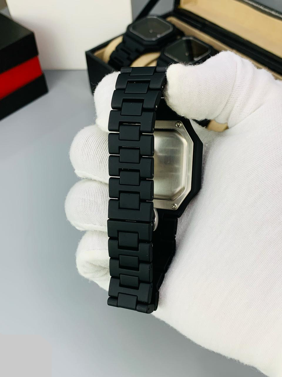 AURA WATCH (SQUARE SHAPE)