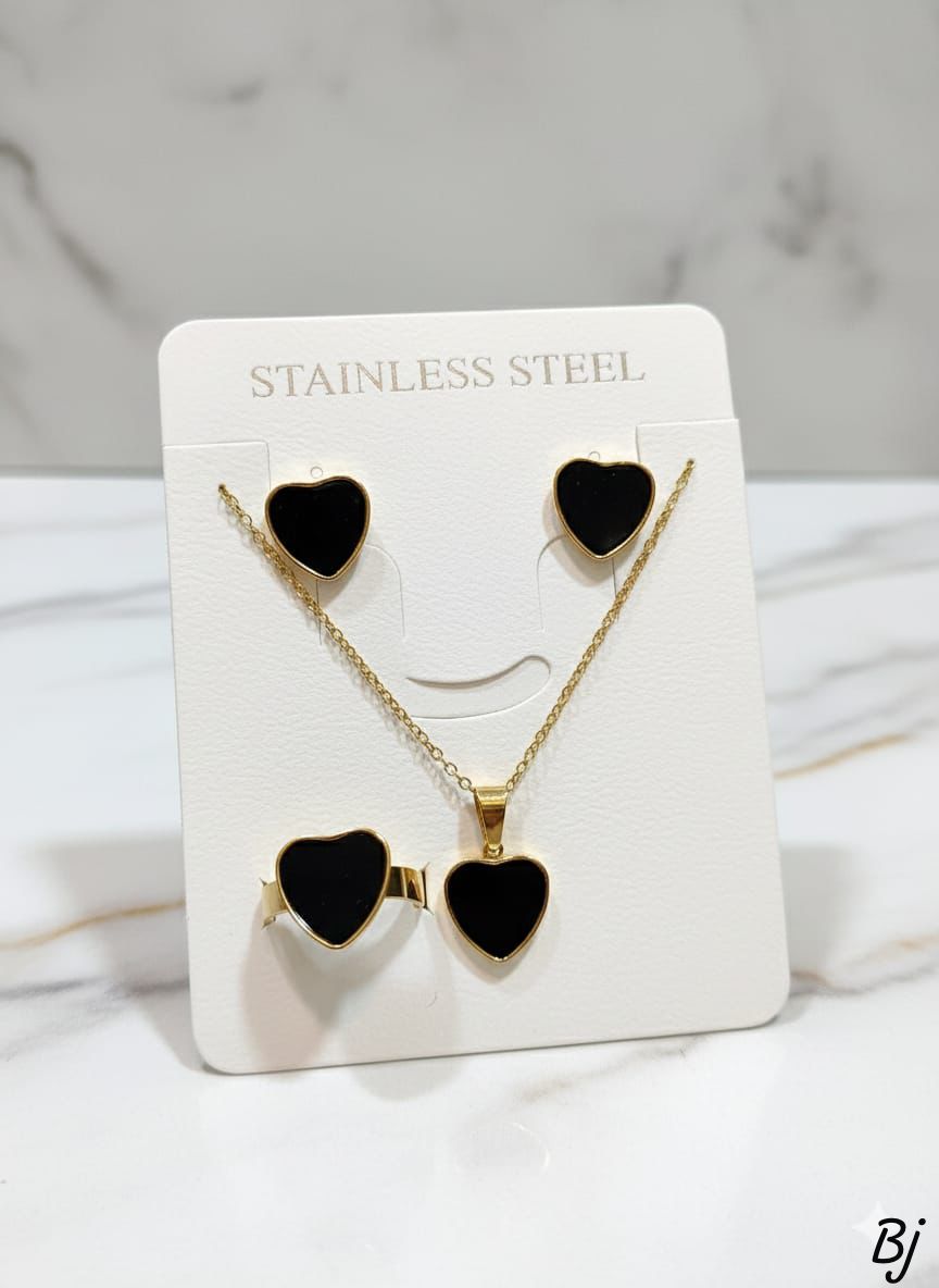 Fancy Beautiful Branded Heart Design Stainless Steel Locket Set With Ring