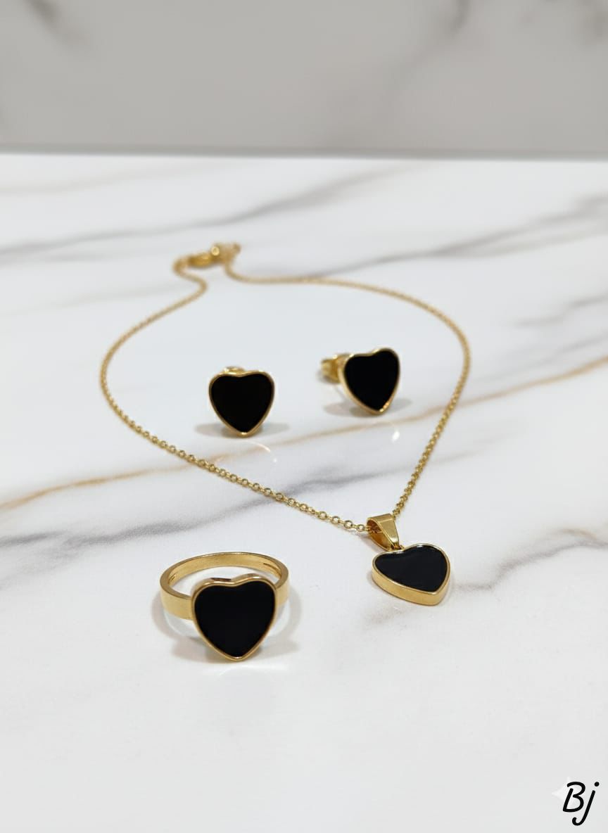 Fancy Beautiful Branded Heart Design Stainless Steel Locket Set With Ring