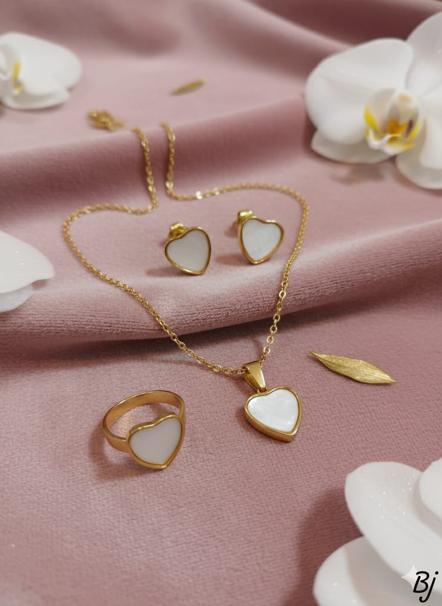 Fancy Beautiful Branded Heart Design Stainless Steel Locket Set With Ring