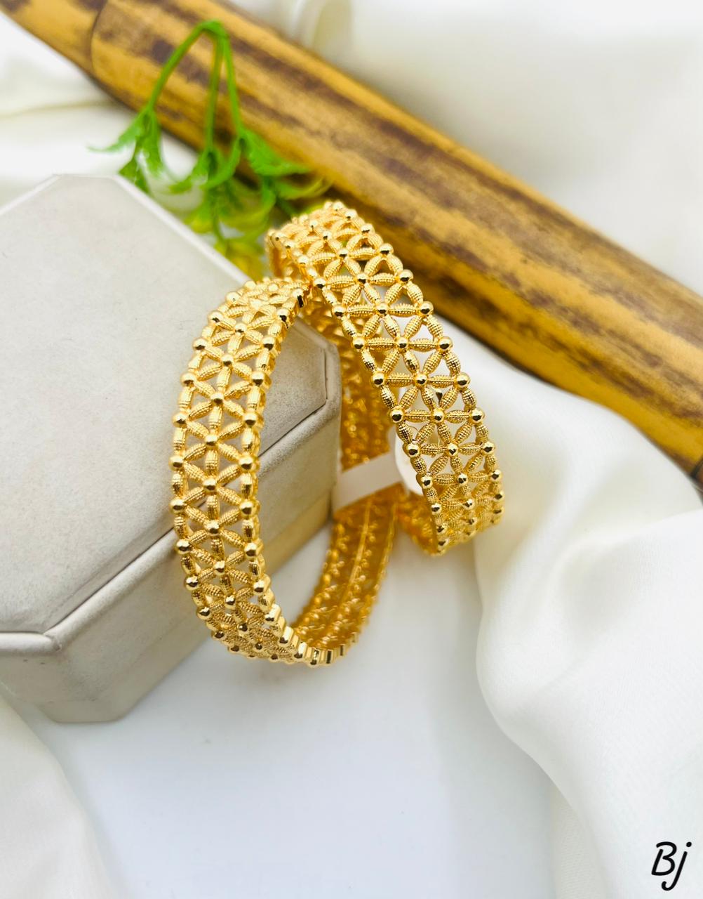 Fancy Beautiful Gold Plated 2 Peice Manjoos Bangles