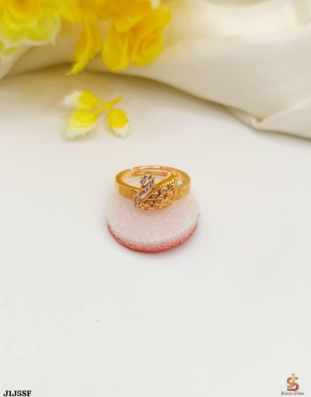 Fancy Beautifull Gold Plated Zirqoon Ring